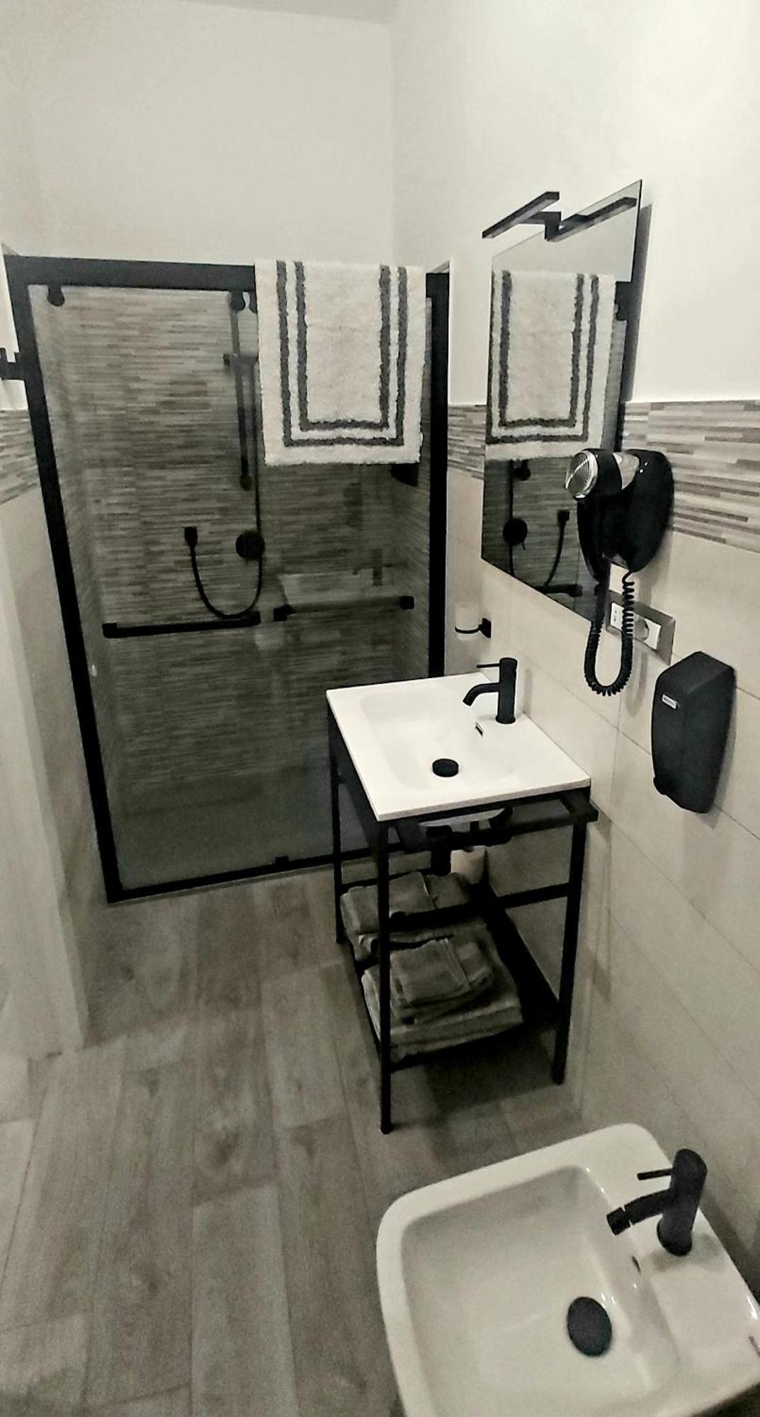 Bed & Breakfast Le Piazze Cori Bagian luar foto